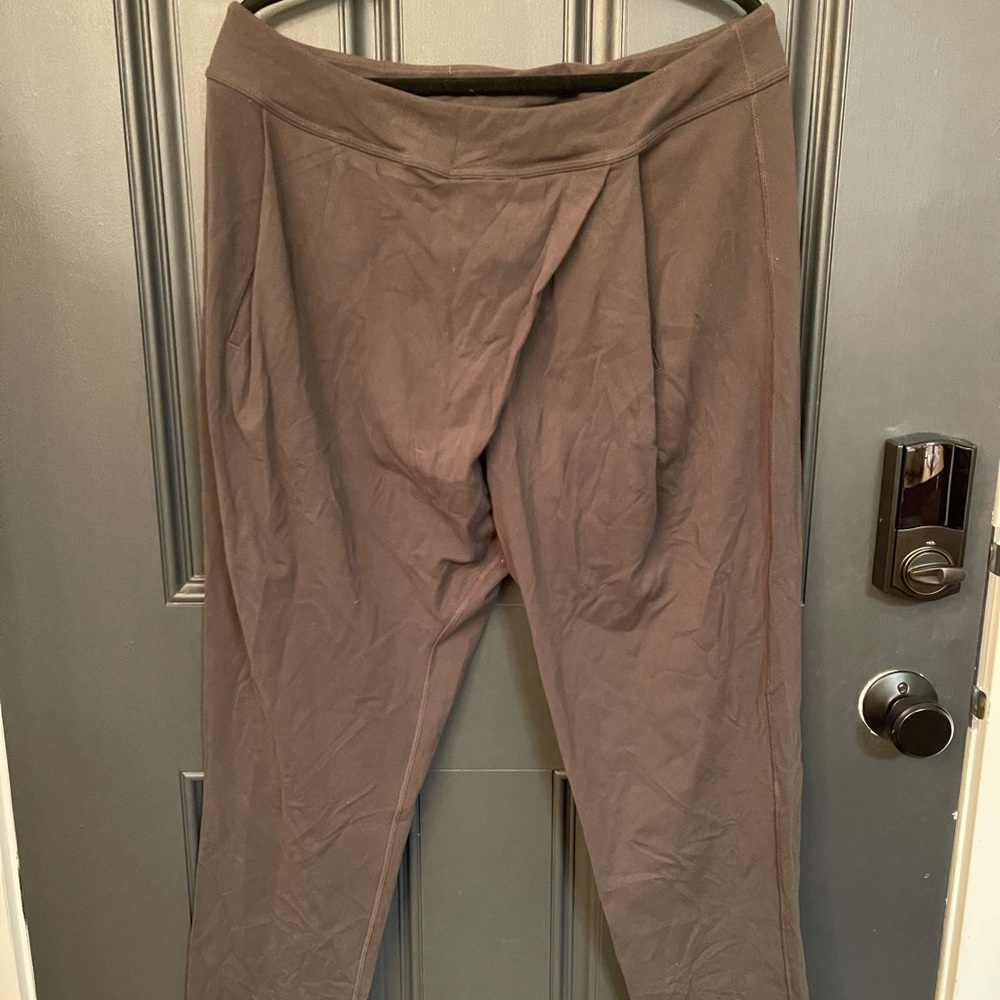 Lululemon Yogini bottoms